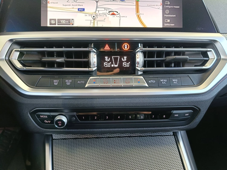 15 - BMW Serie 3 318d Touring Msport auto