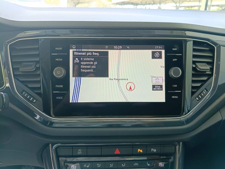13 - Volkswagen T T-Roc 1.5 tsi Style