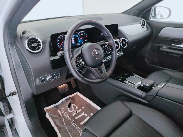 18 - Mercedes-Benz GLA 220 d Sport 4matic auto
