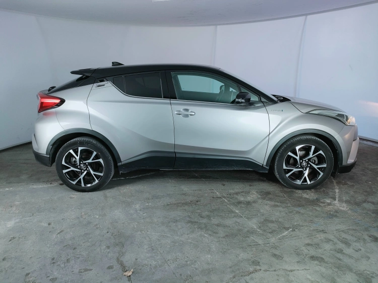6 - Toyota C-HR C-HR 1.8h Dynamic 2wd e-cvt