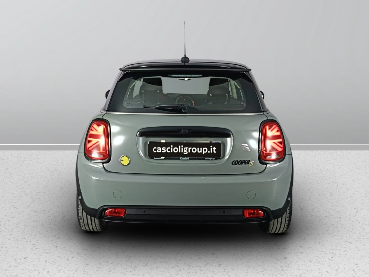 4 - MINI Cooper Mini 3p Cooper SE Classic auto