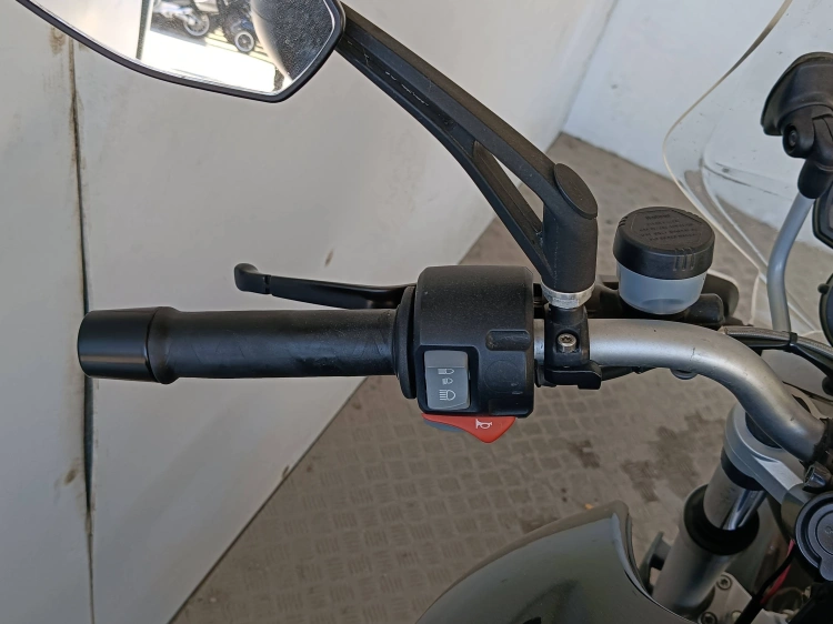 4 - BMW Motorrad R R 1200 R