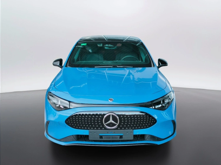 2 - Mercedes-Benz CLA 250+ con tecnologia EQ