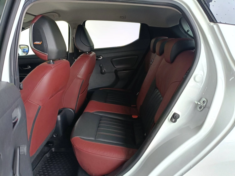 9 - Nissan Micra Micra 0.9 Tekna 90cv