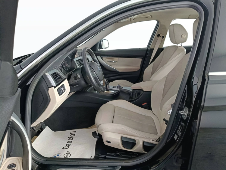 8 - BMW Serie 3 316d Touring Sport auto