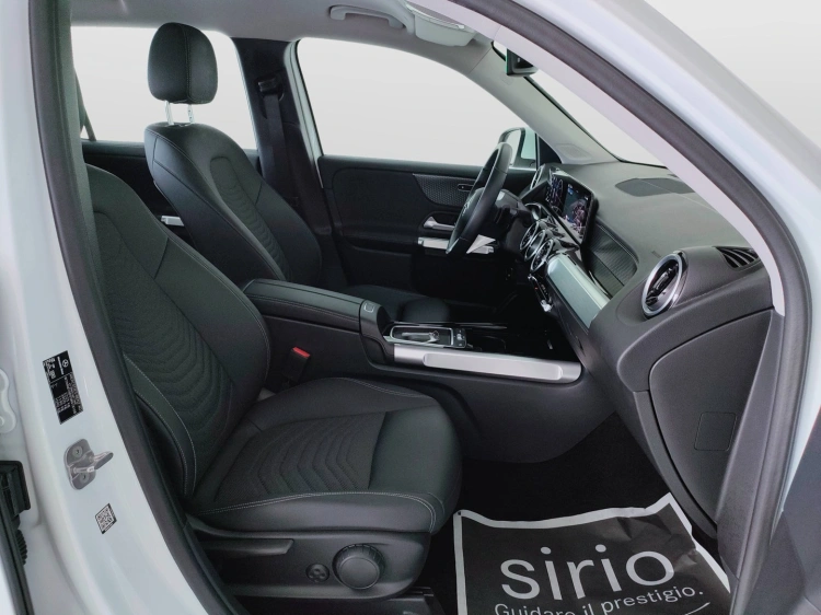 15 - Mercedes-Benz GLB 180 d Progressive Advanced auto