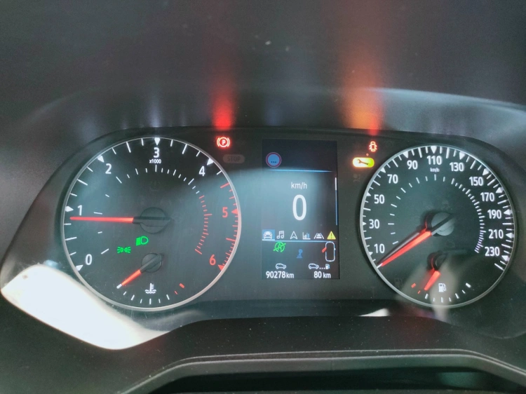 18 - Renault Clio Clio 1.5 blue dci Business 100cv