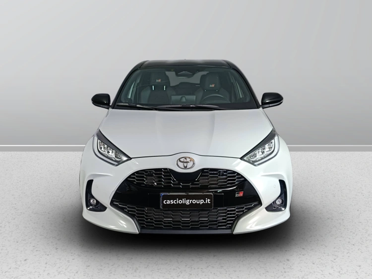 2 - Toyota Yaris Yaris 1.5h 130 GR Sport