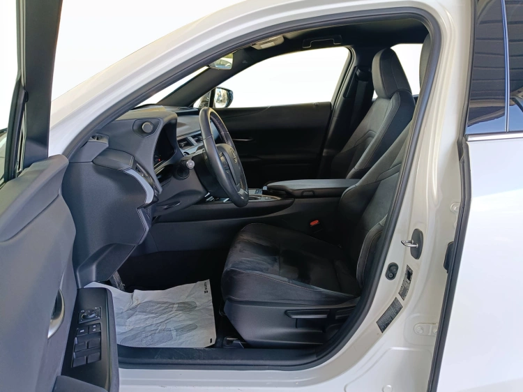 8 - Lexus UX UX 250h 2.0 Luxury 4wd cvt my20