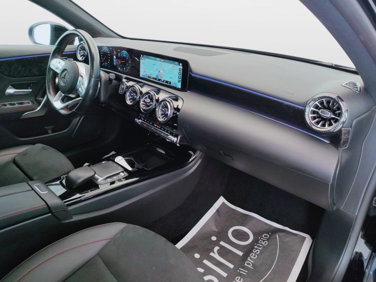 15 - Mercedes-Benz Classe A 180 d Premium auto