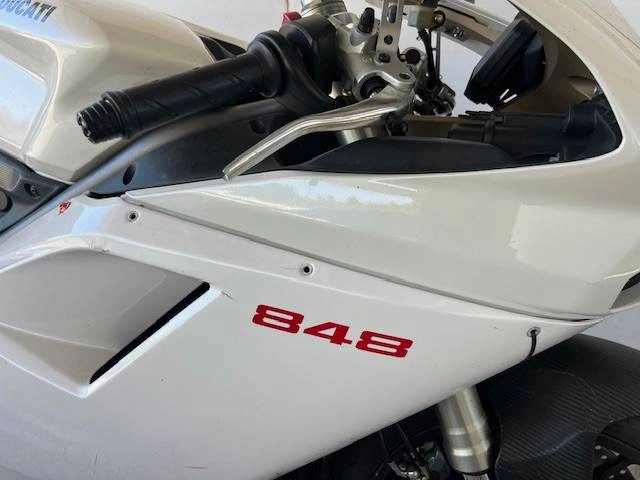 4 - Ducati 848 848