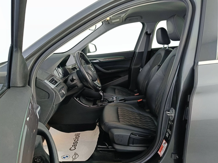 9 - BMW X1 X1 sdrive18d xLine auto