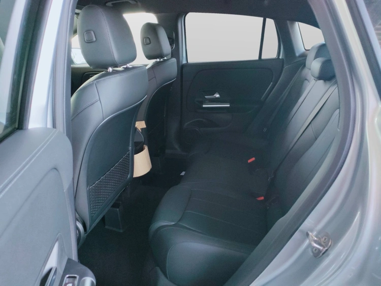 9 - Mercedes-Benz GLA 200 d automatic