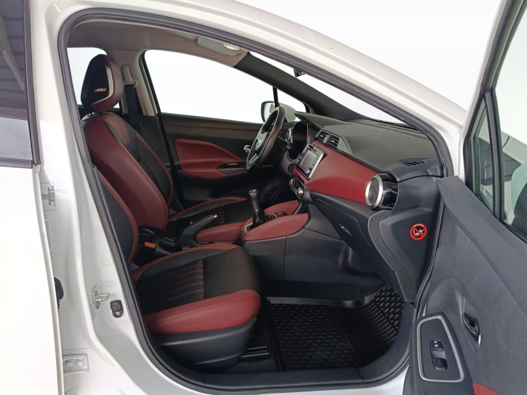 11 - Nissan Micra Micra 0.9 Tekna 90cv