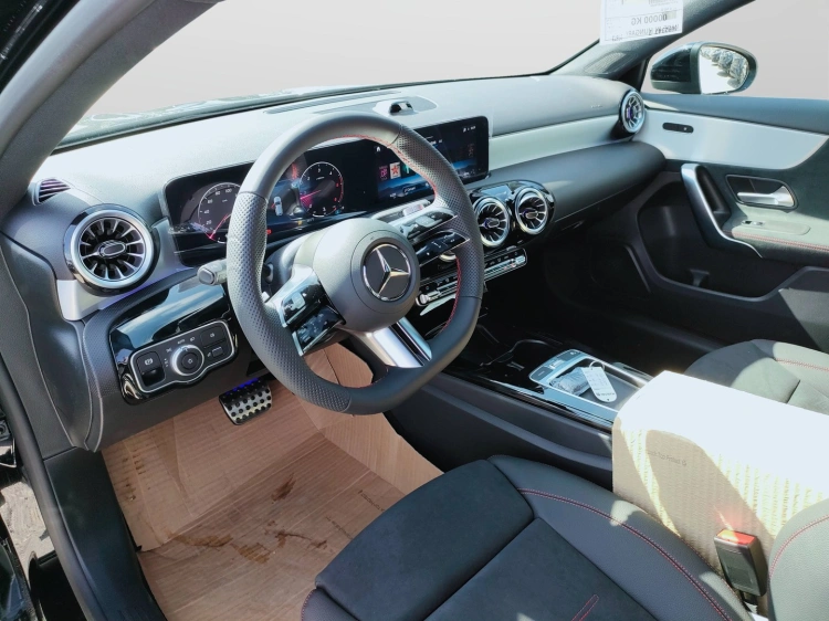 8 - Mercedes-Benz Classe A 180 d Automatic