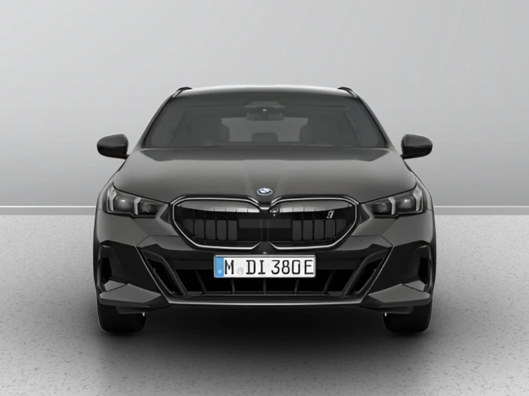 2 - BMW i5 BMW i5 xDrive40 Touring