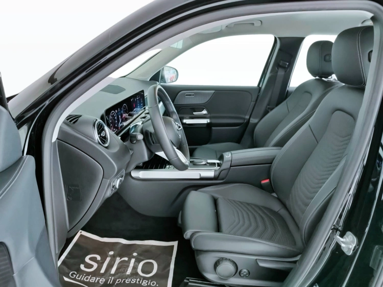 11 - Mercedes-Benz GLB 180 d Progressive Advanced auto