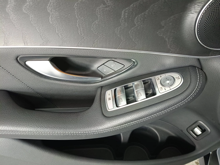 19 - Mercedes-Benz GLC 300 de phev (eq-power) Premium 4matic auto