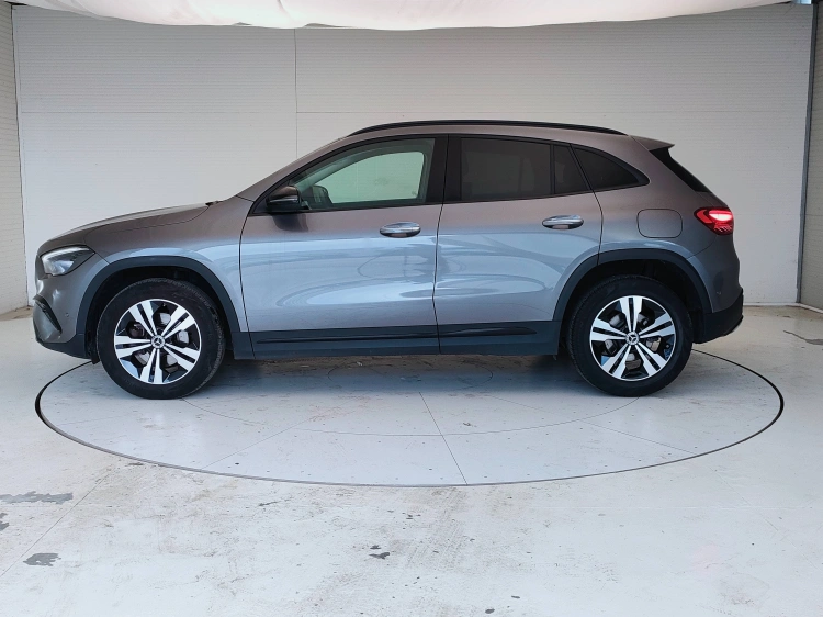 8 - Mercedes-Benz GLA 180 d Progressive Advanced Plus auto