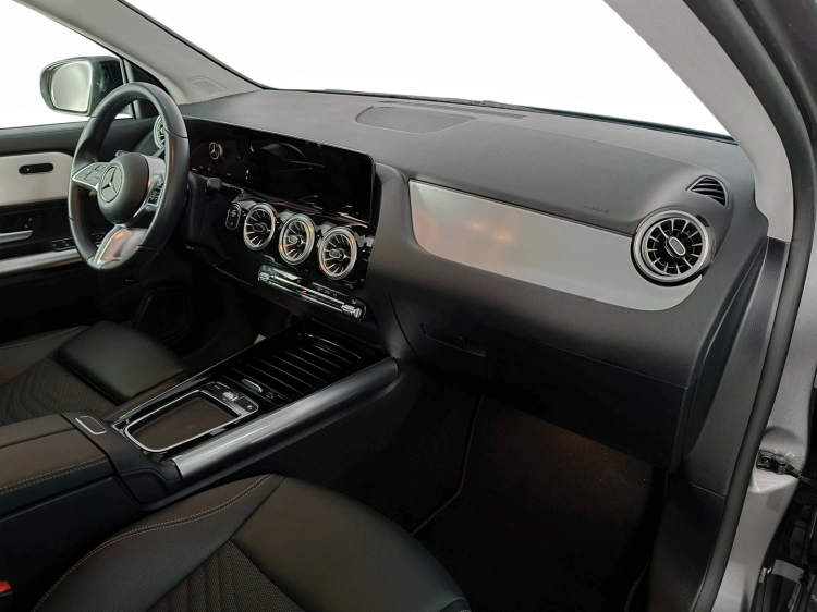 10 - Mercedes-Benz GLA 180 d Progressive Advanced Plus auto