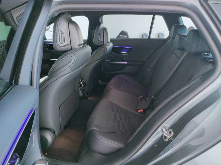 11 - Mercedes-Benz Classe C SW 220 d mhev AMG Line Advanced 197cv auto