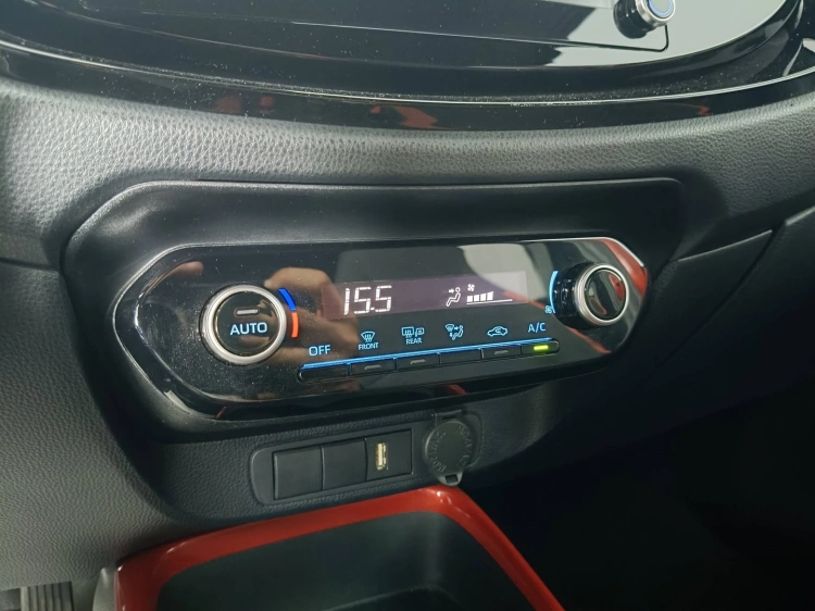 16 - Toyota Aygo X Aygo X 1.0 Trend 72cv