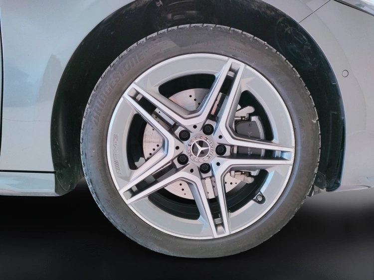 7 - Mercedes-Benz Classe A 250 e con tecnologia ibrida EQ