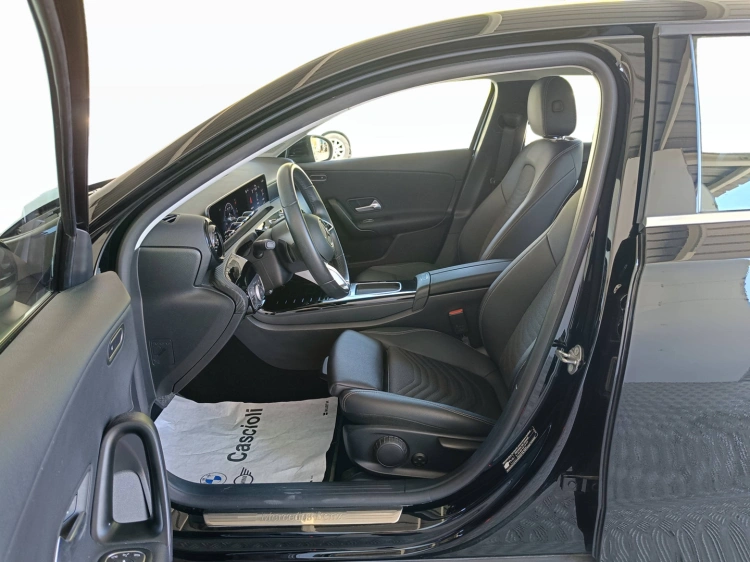 8 - Mercedes-Benz Classe A 180 d Advanced auto