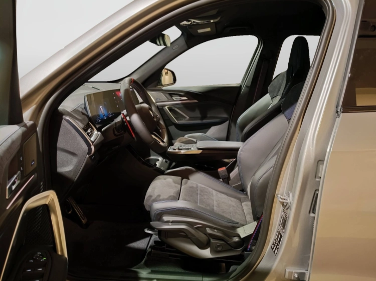 8 - BMW X1 M BMW X1 M35i xDrive