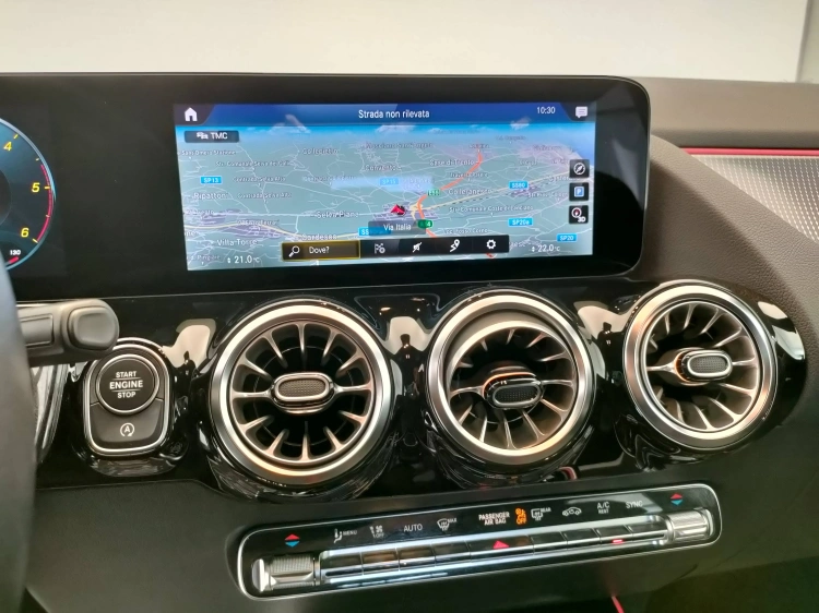 13 - Mercedes-Benz GLA 200 d Sport Plus auto