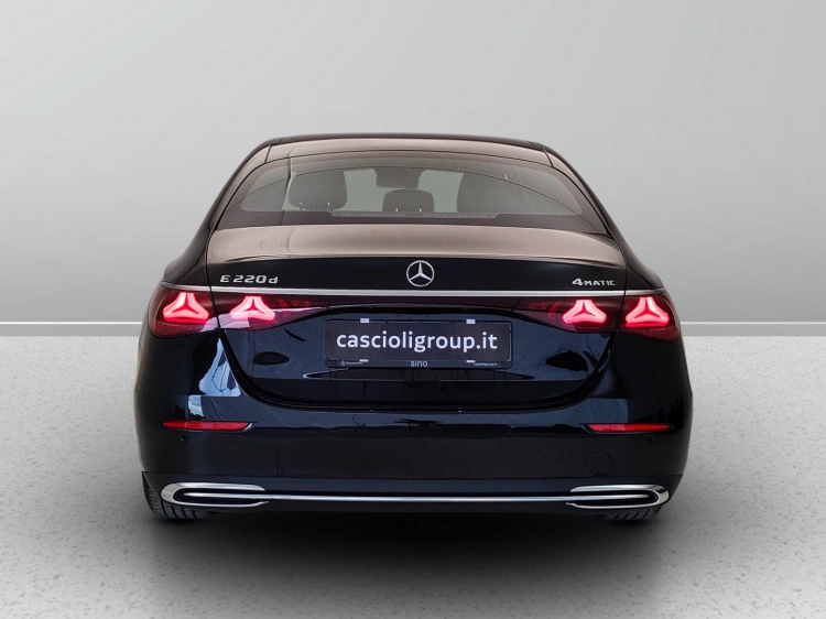 4 - Mercedes-Benz Classe E 220 d 4MATIC