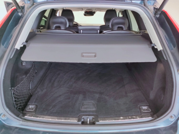 5 - Volvo XC60 XC60 2.0 b4 Momentum Pro awd auto