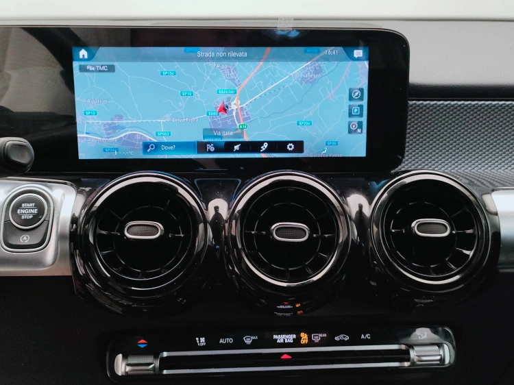 11 - Mercedes-Benz GLB 200 d Executive auto