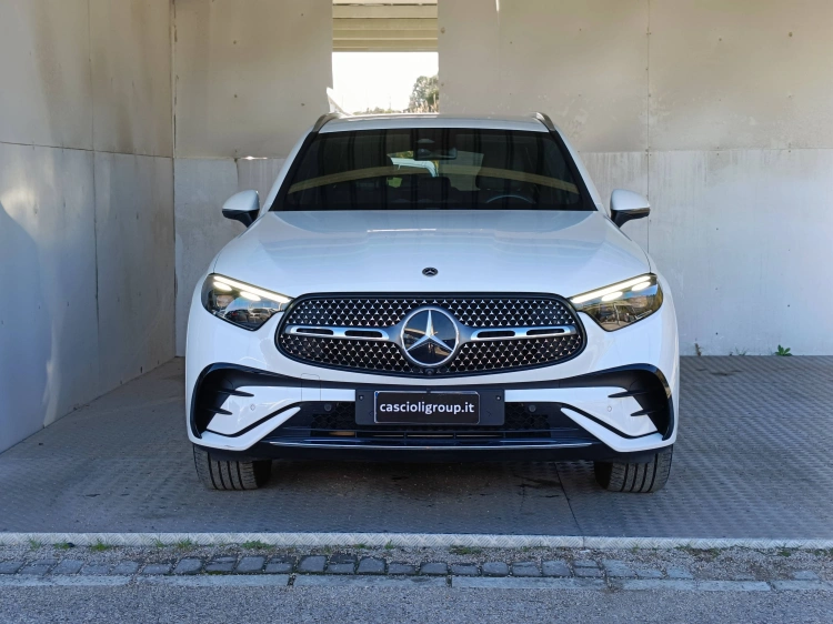 2 - Mercedes-Benz GLC 220 d AMG Premium 4matic auto