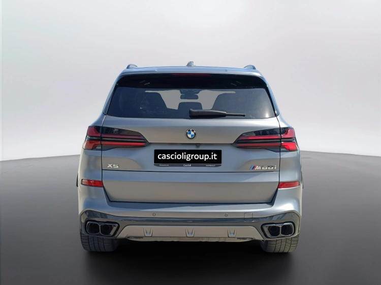 4 - BMW X5 M X5 M60i auto