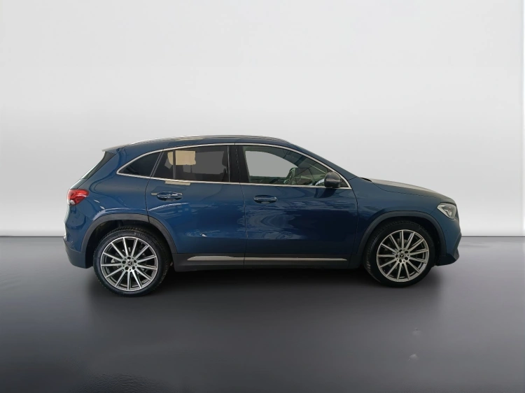 3 - Mercedes-Benz GLA 200 d Premium auto