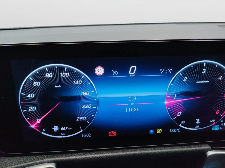18 - Mercedes-Benz GLB 180 d Progressive Advanced auto