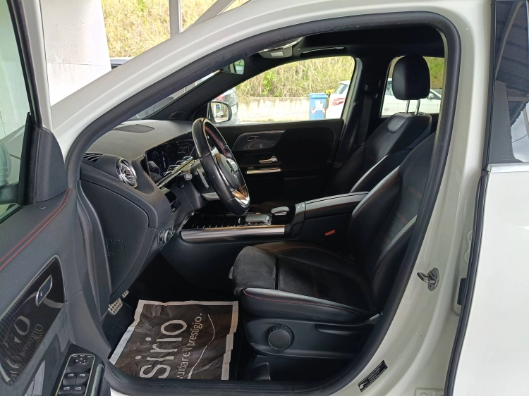 8 - Mercedes-Benz GLA 200 d Premium auto