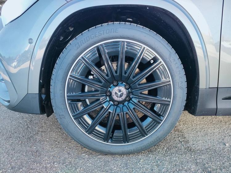 7 - Mercedes-Benz GLA 200 d automatic