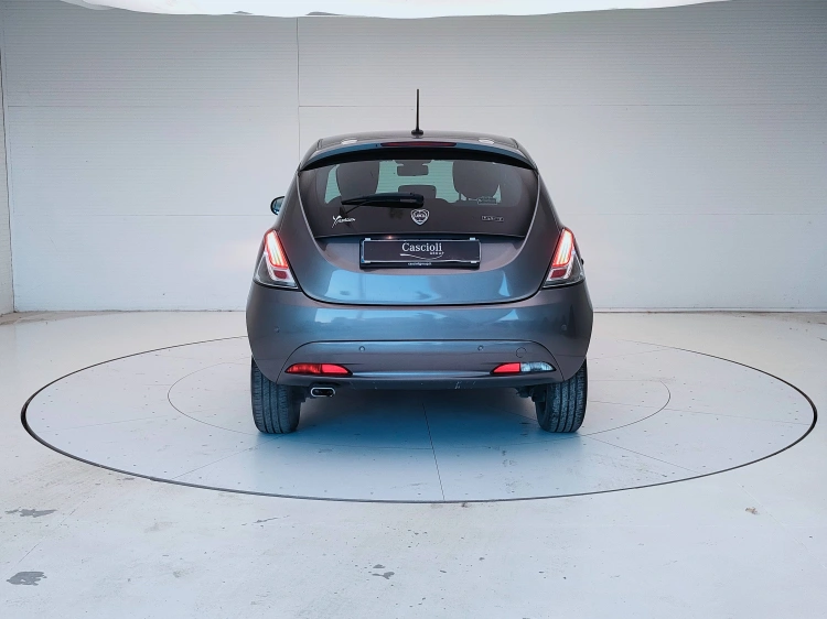 4 - Lancia Ypsilon Ypsilon 1.0 firefly hybrid Gold s&s 70cv