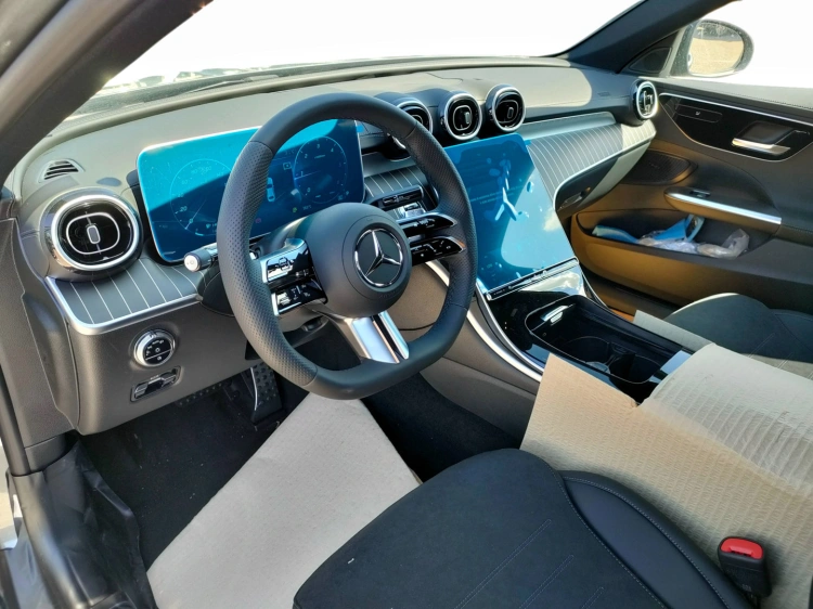 11 - Mercedes-Benz Classe C 220 d 4MATIC