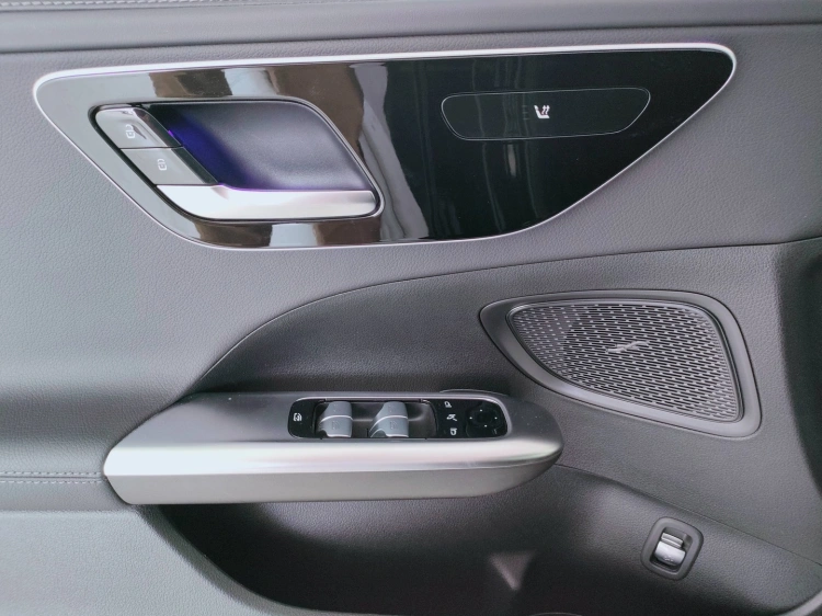 12 - Mercedes-Benz Classe C SW 300 de phev AMG Line Advanced auto