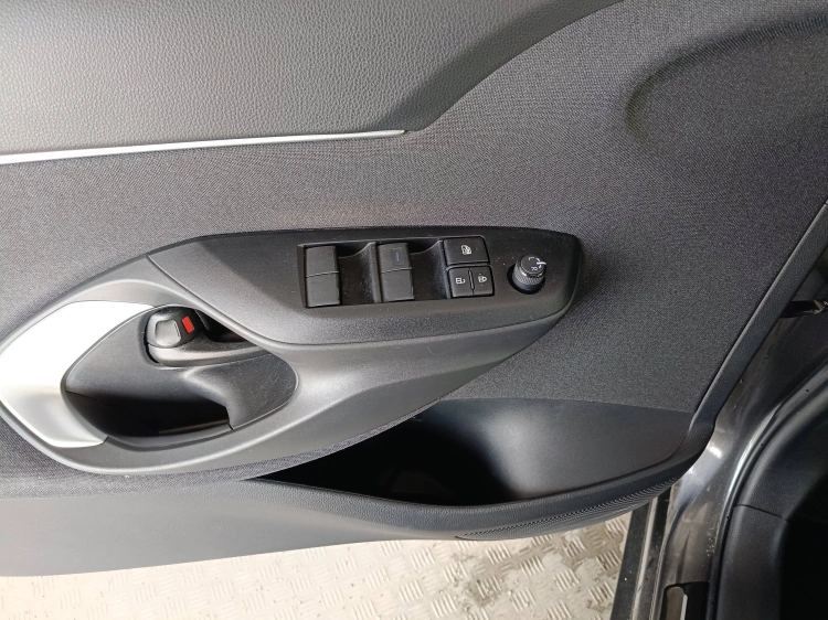 18 - Toyota Yaris Cross TOYOTA Yaris Cross 1.5 Hybrid 5p. E-CVT Trend