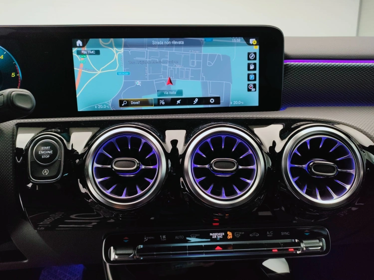 11 - Mercedes-Benz Classe A 180 d Sport Night edition auto