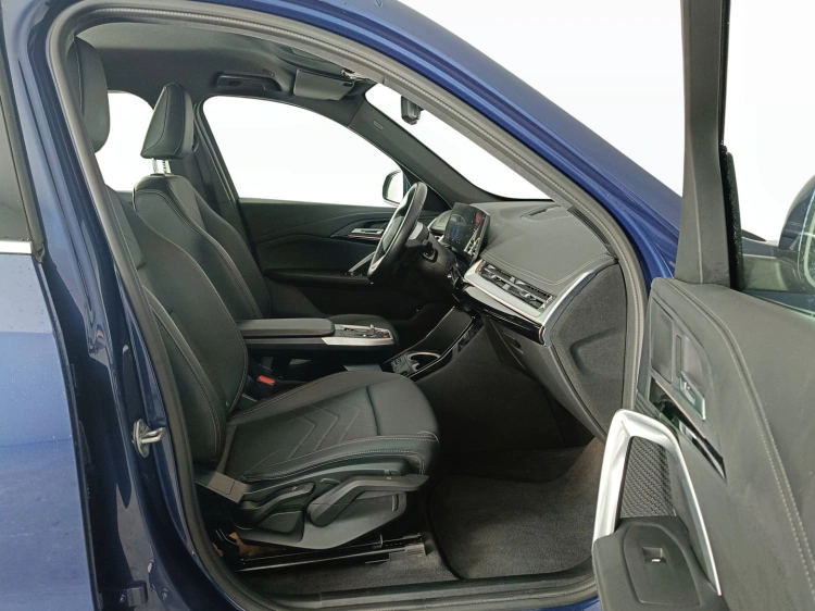 11 - BMW iX1 iX1 edrive 20 X-Line