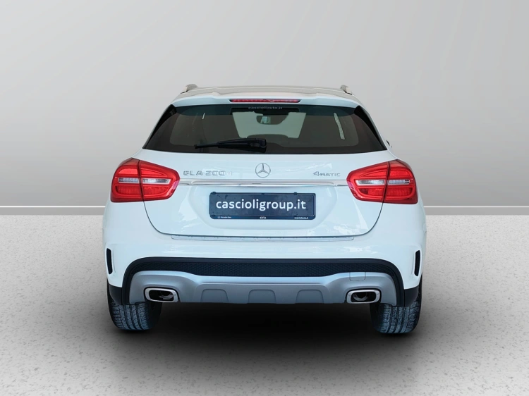 4 - Mercedes-Benz GLA 200 d (cdi) Premium 4matic auto