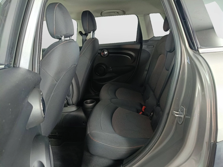9 - MINI Cooper Mini 1.5 One D 5p