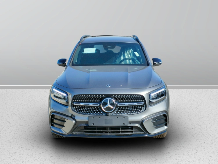 2 - Mercedes-Benz GLB 200 d Automatic