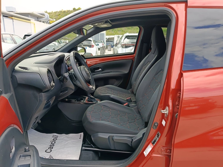 8 - Toyota Aygo X Aygo X 1.0 Lounge 72cv s-cvt