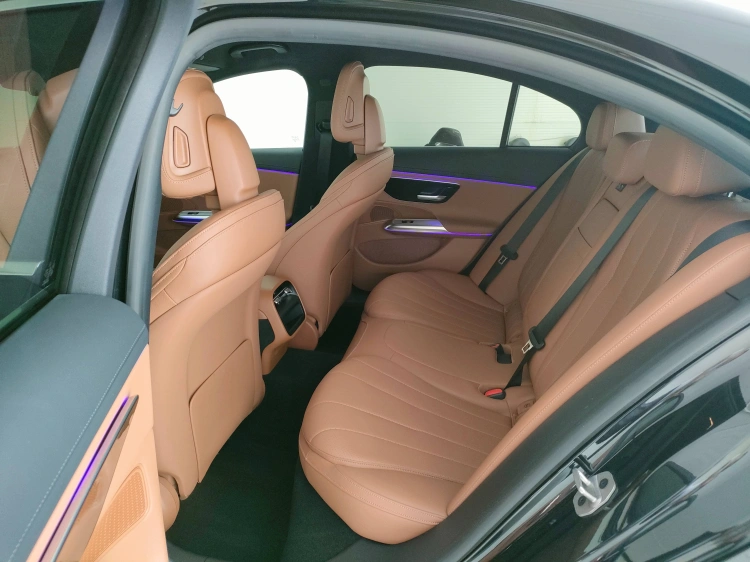 11 - Mercedes-Benz Classe E 220 d AMG Line Advanced Plus auto